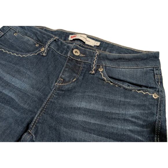 Levis Women's Bermuda Jean Short Size 3 W29, Casual Denim Shorts EUC - Picture 3 of 7